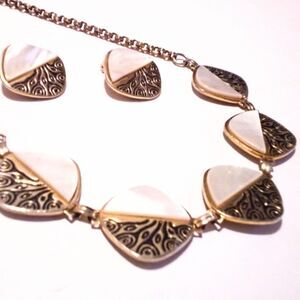 Vintage Gold Tone Mother of Pearl Link Choker and Clip Earring Demi Set